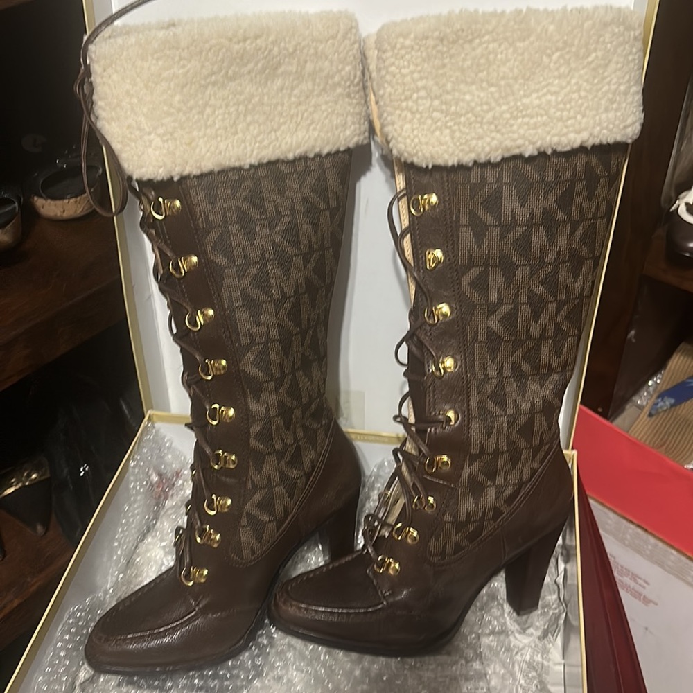 Michael Kors Boots , size 8 , brown, high blocked heel, fur trimming around top - Picture 2 of 7